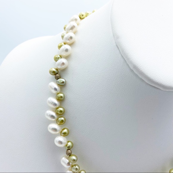 Vintage Light Green Pearls & White Pearls Sterling Silver Clasp Collar Necklace - Picture 7 of 13